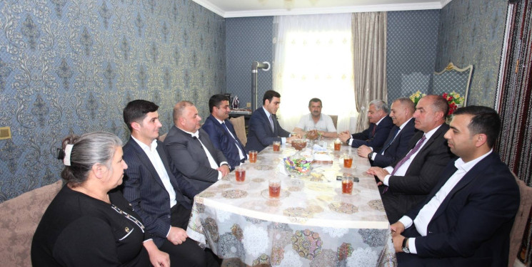 Tərtərdə “Konstitusiya və Suverenlik İli” çərçivəsində şəhid Elnur İbrahimovun ailəsi ziyarət edilib
